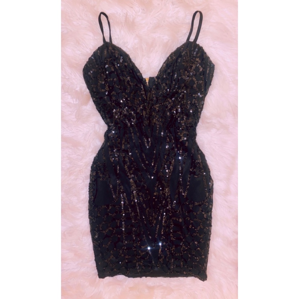 ❣️ Fashion Nova Black Sequin Mini Dress
